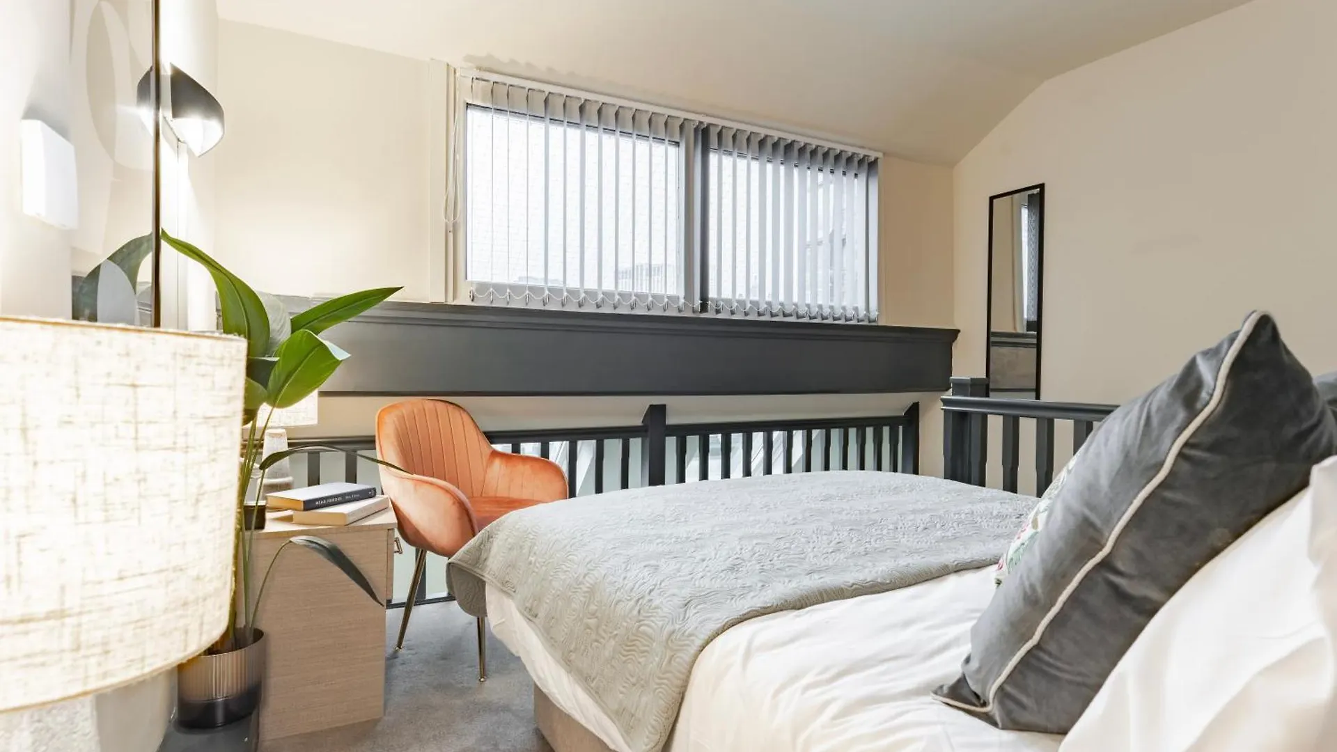Luxury Tower, Penthouse & Split Level Apartments In Leeds City Centre 리즈