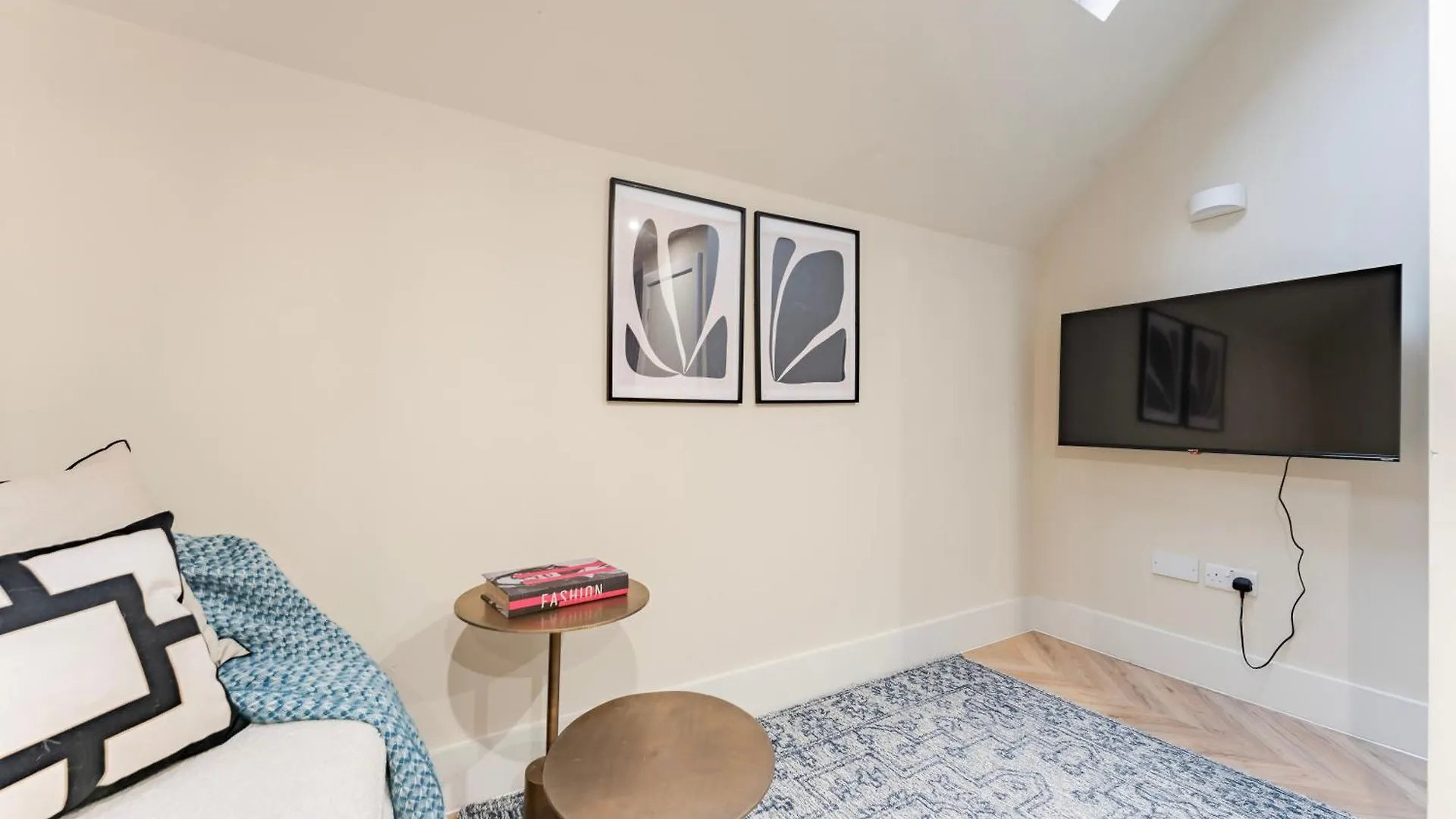 Luxury Tower, Penthouse & Split Level Apartments In Leeds City Centre