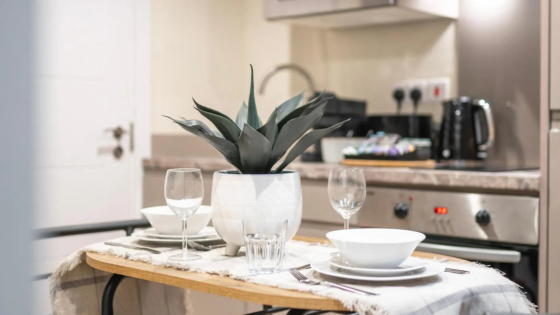 Luxury Tower, Penthouse & Split Level Apartments In Leeds City Centre