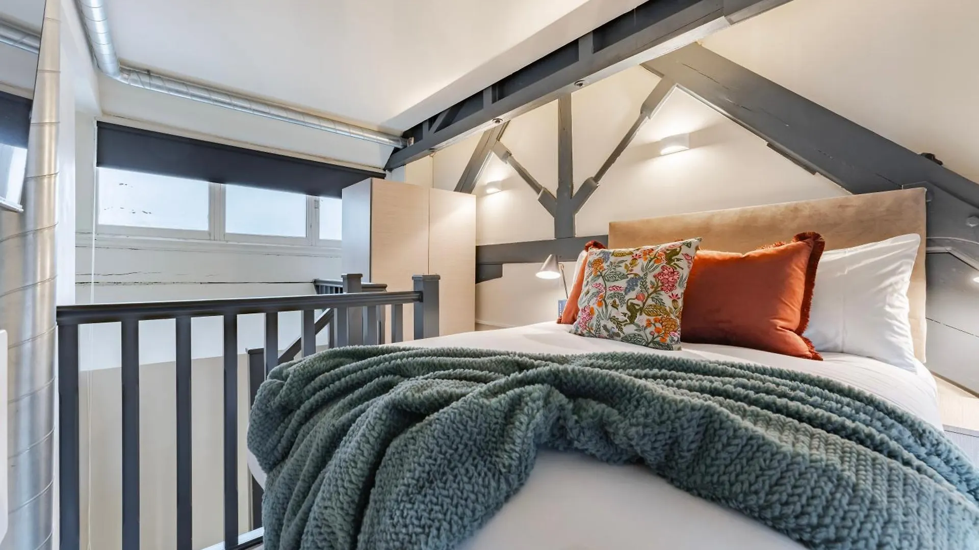 Luxury Tower, Penthouse & Split Level Apartments In Leeds City Centre 리즈