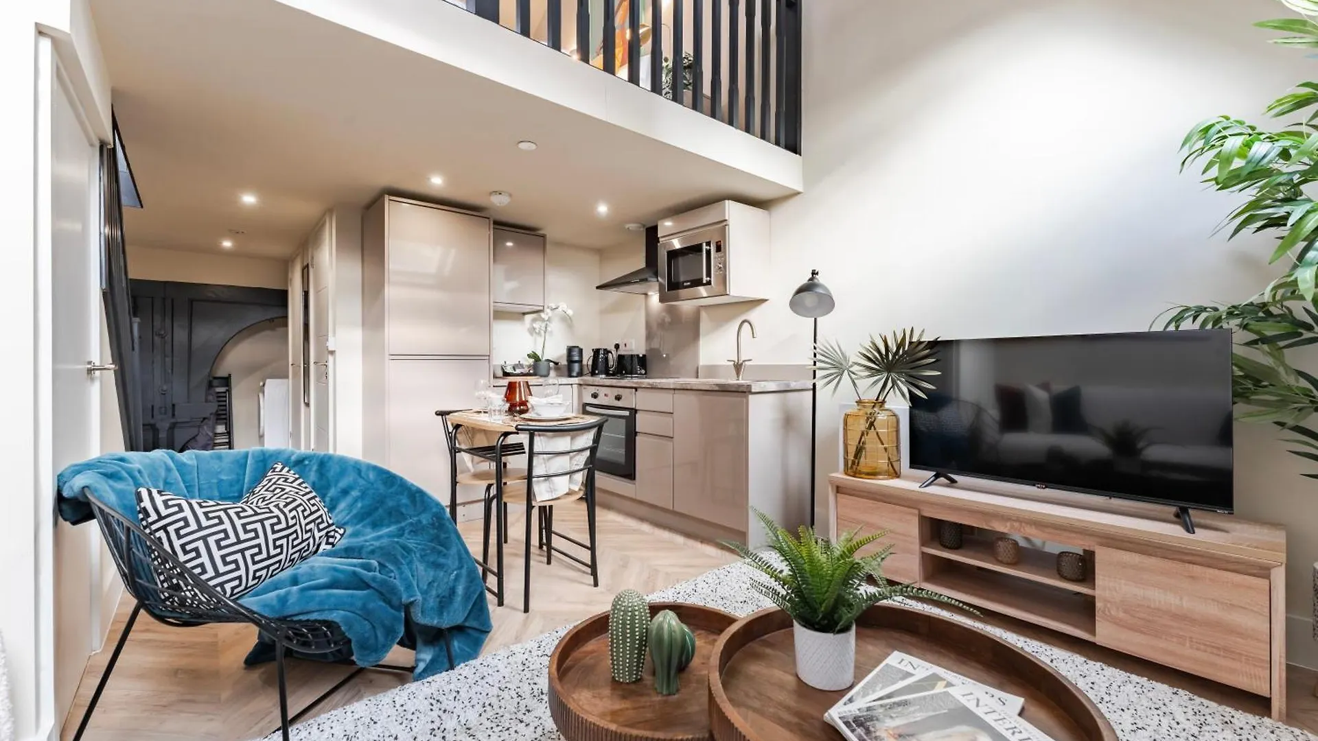 Luxury Tower, Penthouse & Split Level Apartments In Leeds City Centre